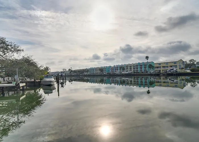 Pool, Swim Dock, Golf Cart! Ultimate Retreat * Clearwater Beach