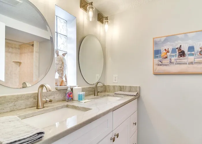 Pool, Swim Dock, Golf Cart! Ultimate Retreat Clearwater Beach