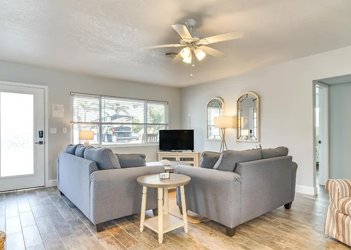 Pool, Swim Dock, Golf Cart! Ultimate Retreat Ferienhaus Clearwater Beach