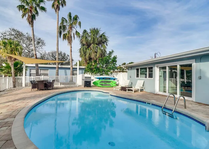 Pool, Swim Dock, Golf Cart! Ultimate Retreat Ferienhaus Clearwater Beach