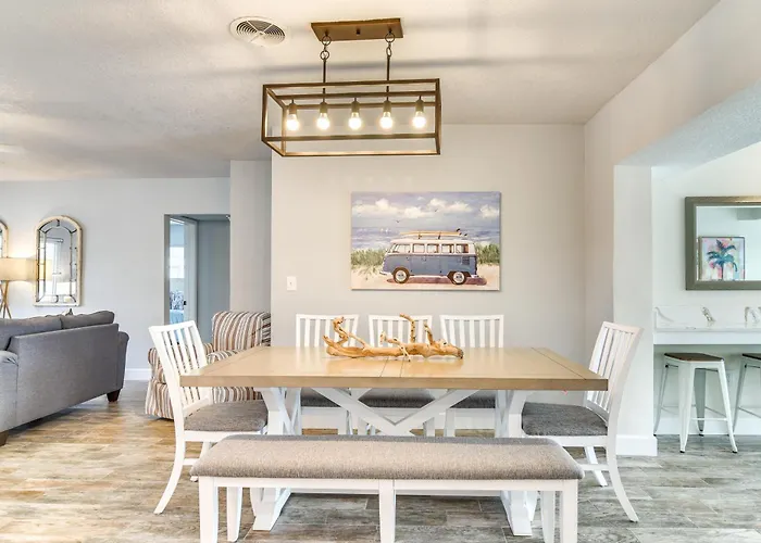 Pool, Swim Dock, Golf Cart! Ultimate Retreat Clearwater Beach